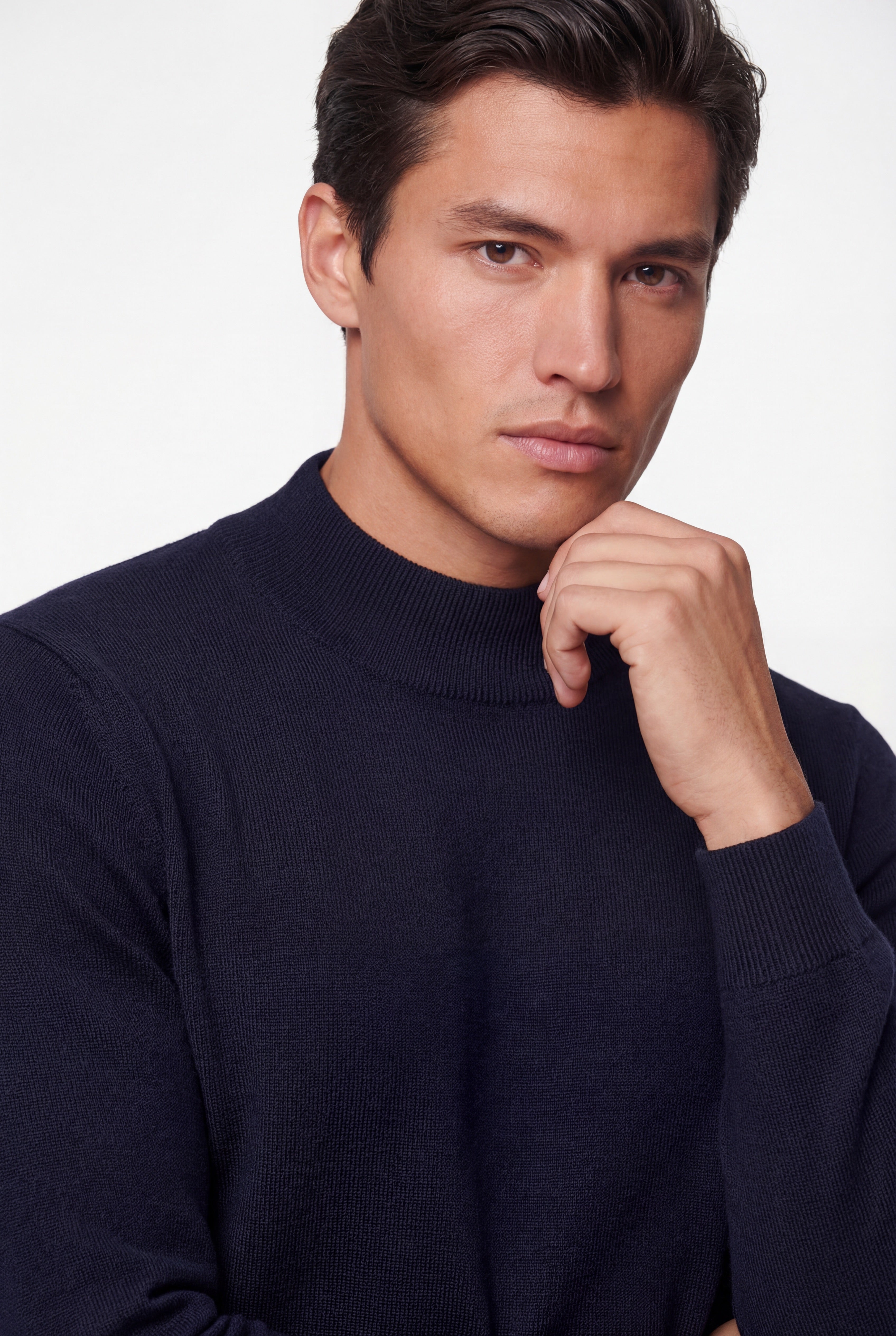 Pull en maille à col montant – Bleu marine – Laine mérinos extra-fine