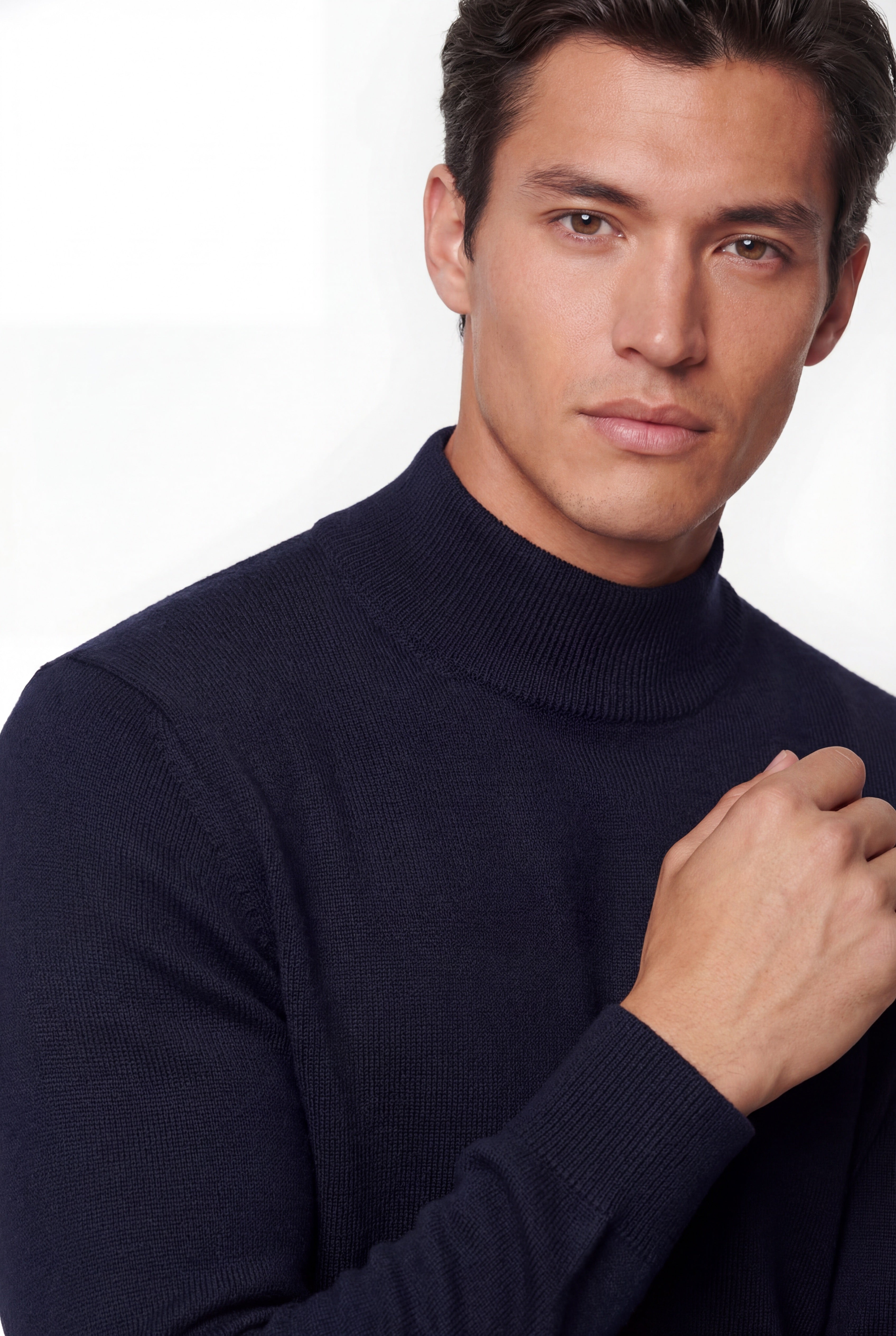 Pull en maille à col montant – Bleu marine – Laine mérinos extra-fine