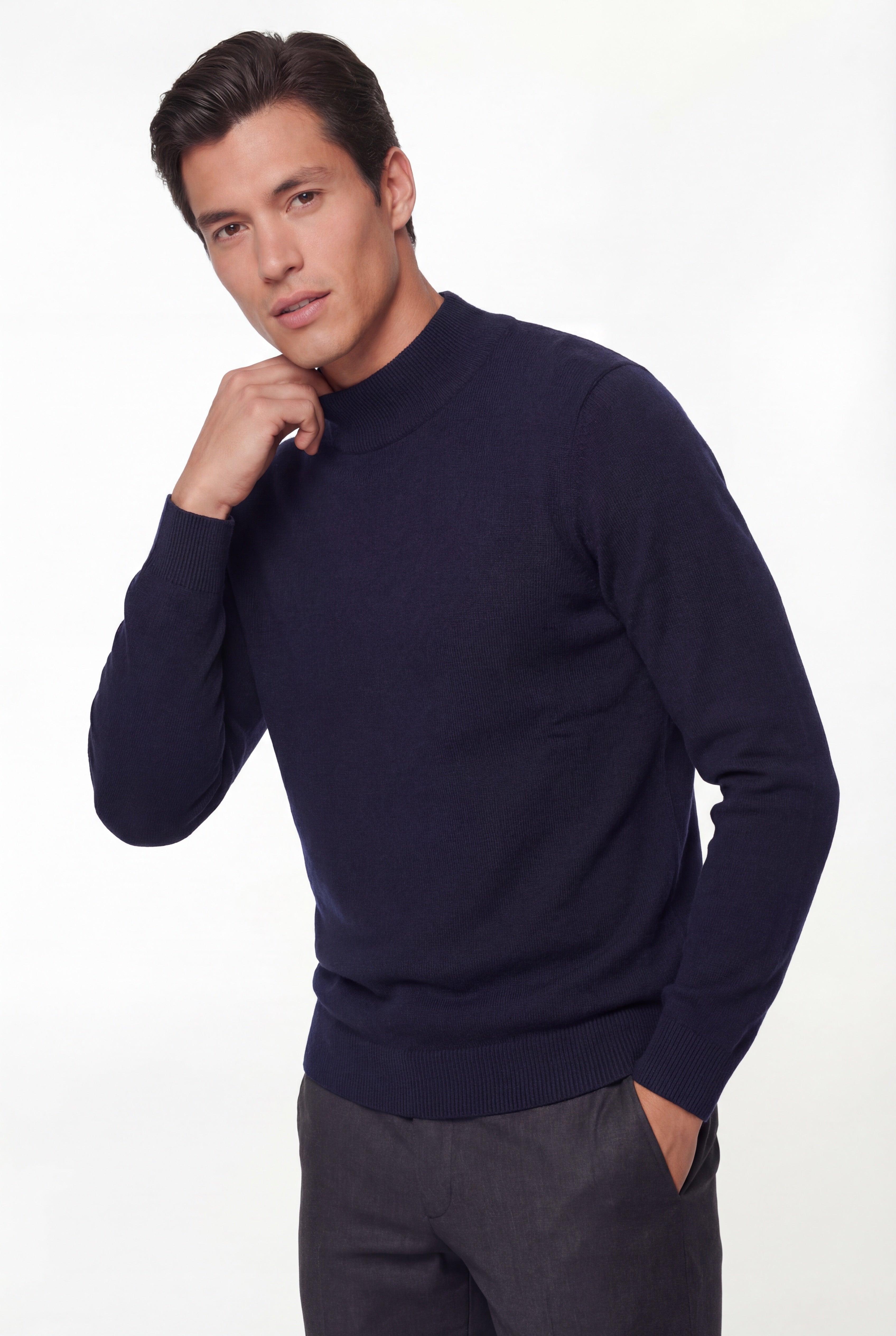 Pull en maille à col montant – Bleu marine – Laine mérinos extra-fine