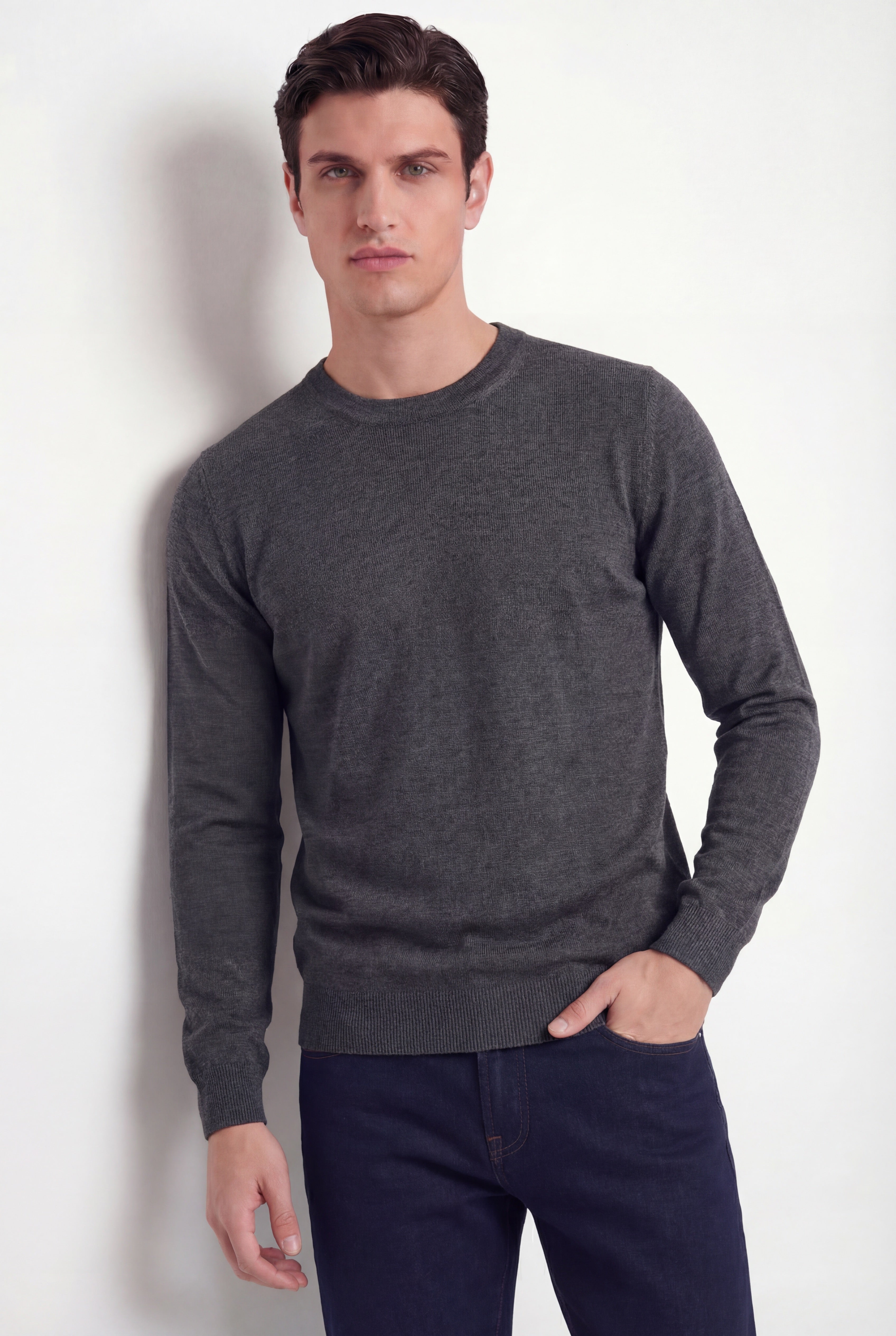 Pull à col rond – Gris anthracite – Mélange laine et soie