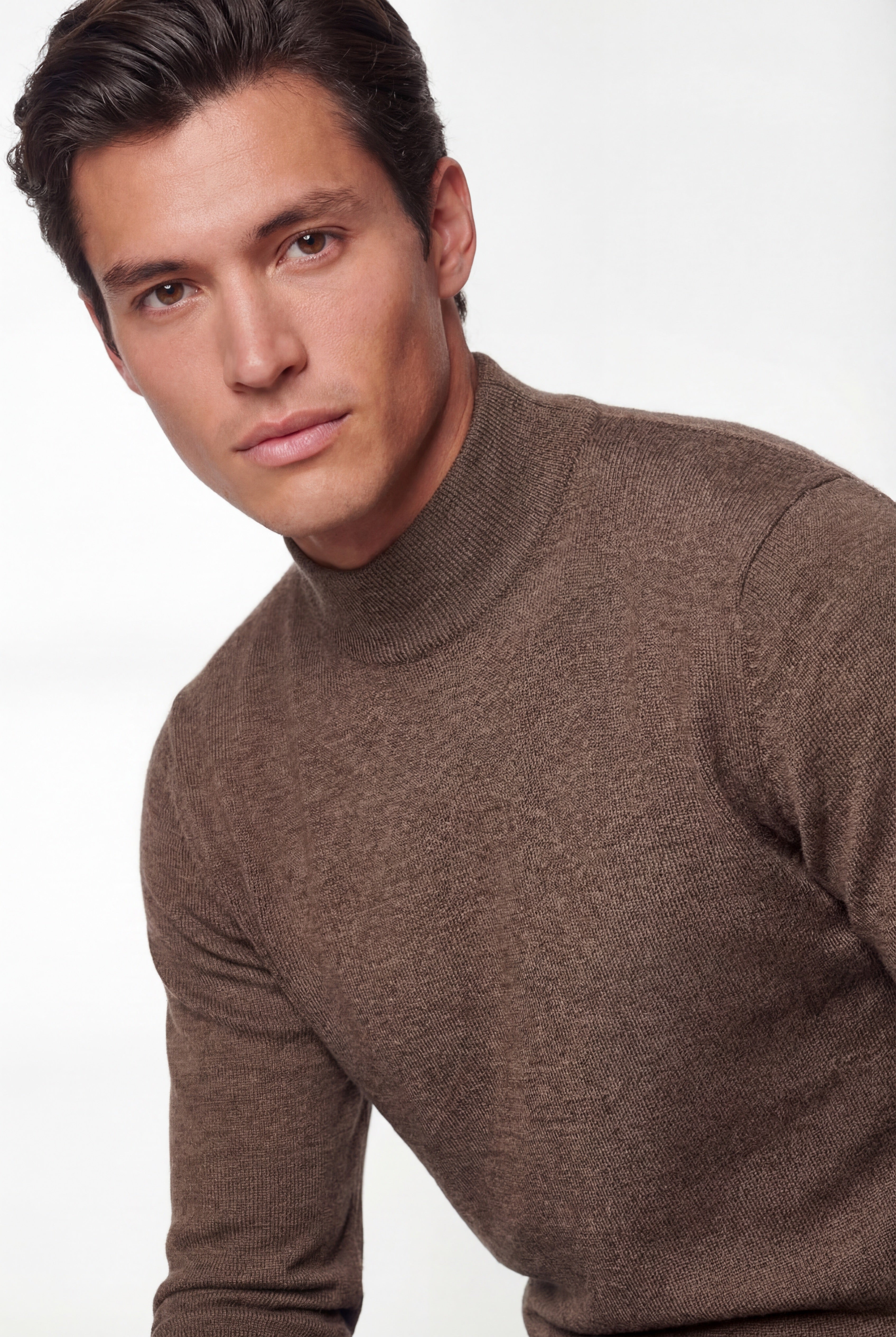 Pull en maille à col montant – Marron – Laine mérinos extra-fine