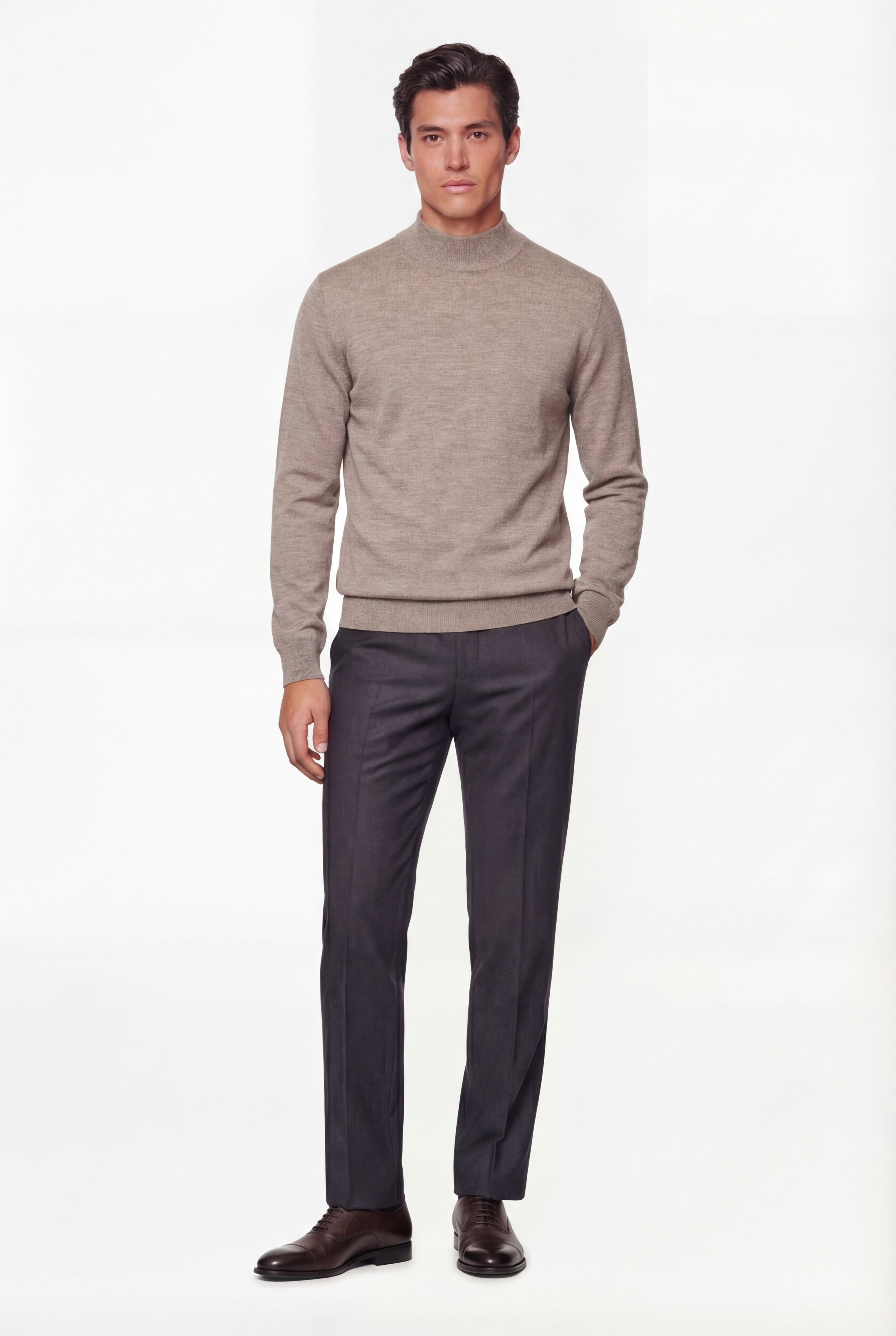 Pull en maille à col montant – Beige – Laine mérinos extra-fine