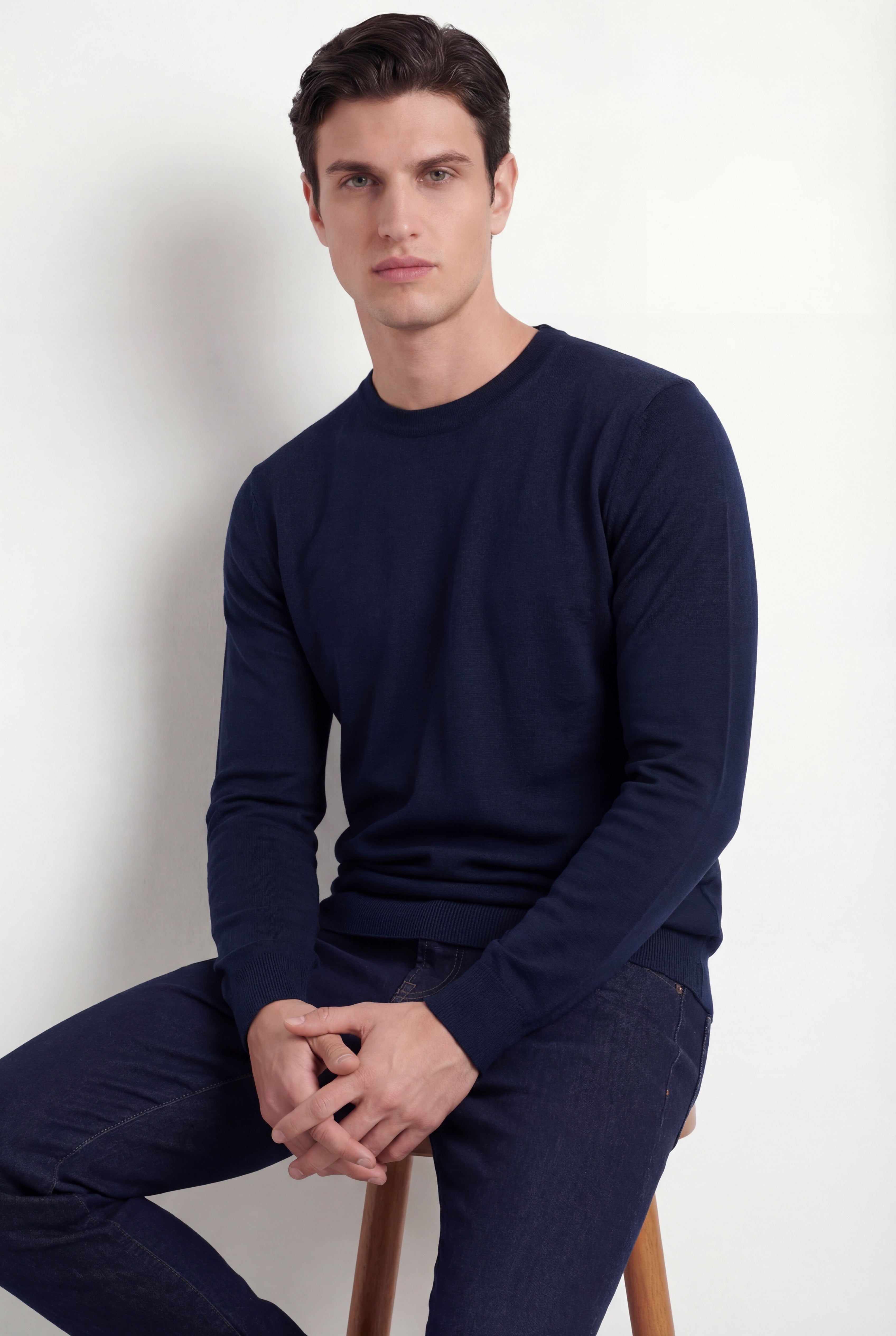 Pull à col rond – Bleu marine – Mélange laine et soie