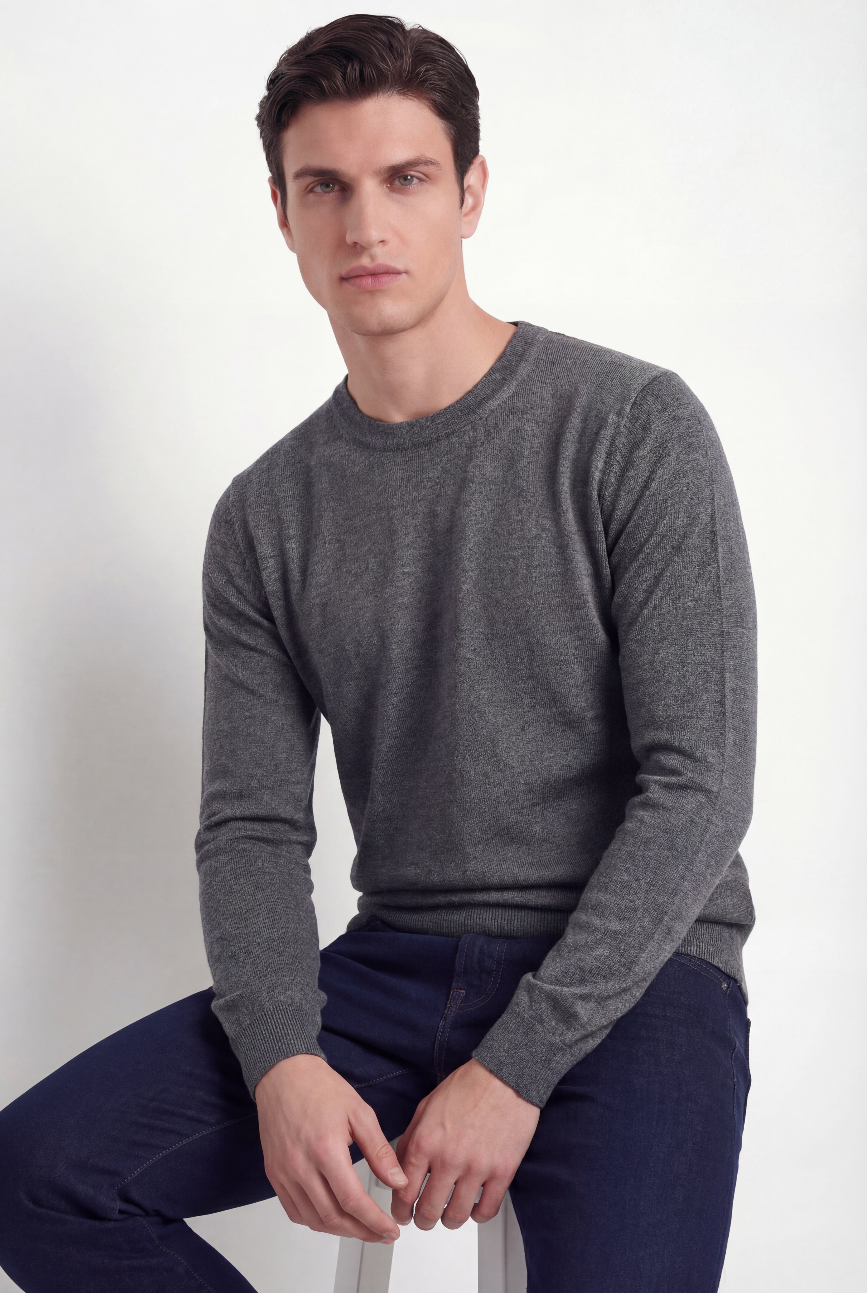 Pull à col rond – Gris anthracite – Mélange laine et soie